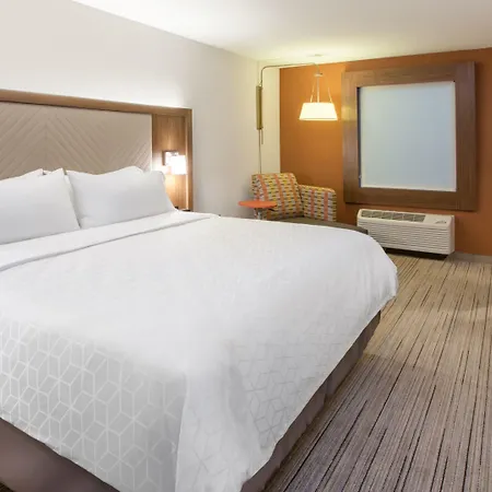Holiday Inn Express Greensburg By Ihg Exterior photo